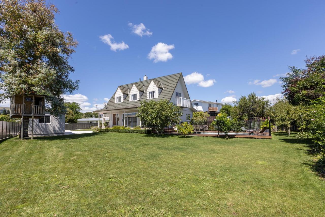 Live Large In The Village Havelock North Exterior photo