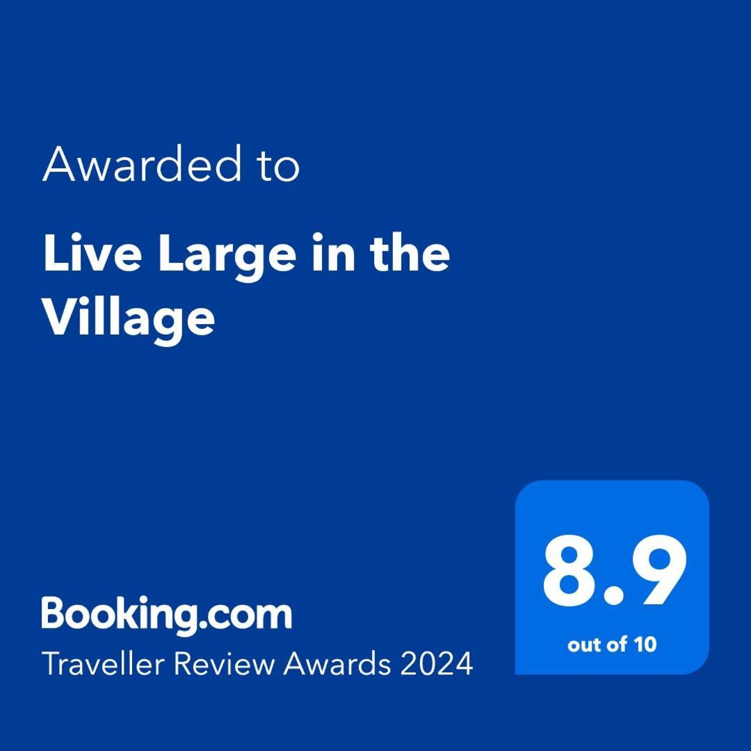 Live Large In The Village Havelock North Exterior photo